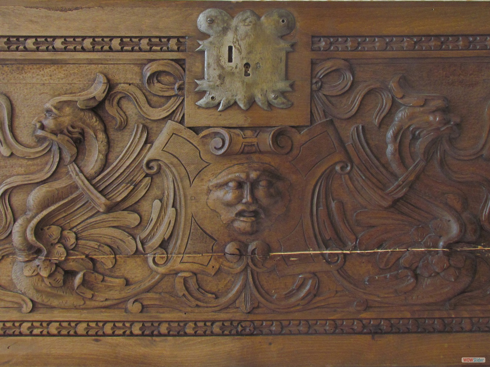 Restauración de muebles detalle bargueño